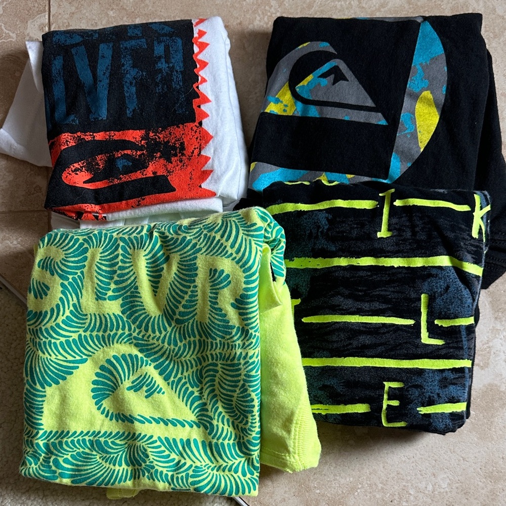 Quiksilver Graphic Tee Lot